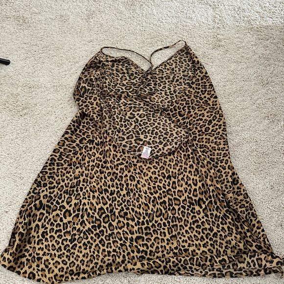 Victoria's Secret Animal Print Slip - Picture 3 of 3